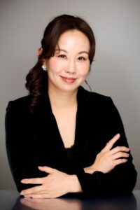 フラワーデザイナー湯澤悦子のプロフィール写真,バンブーサラの代表取締役,空間装花デザイナー